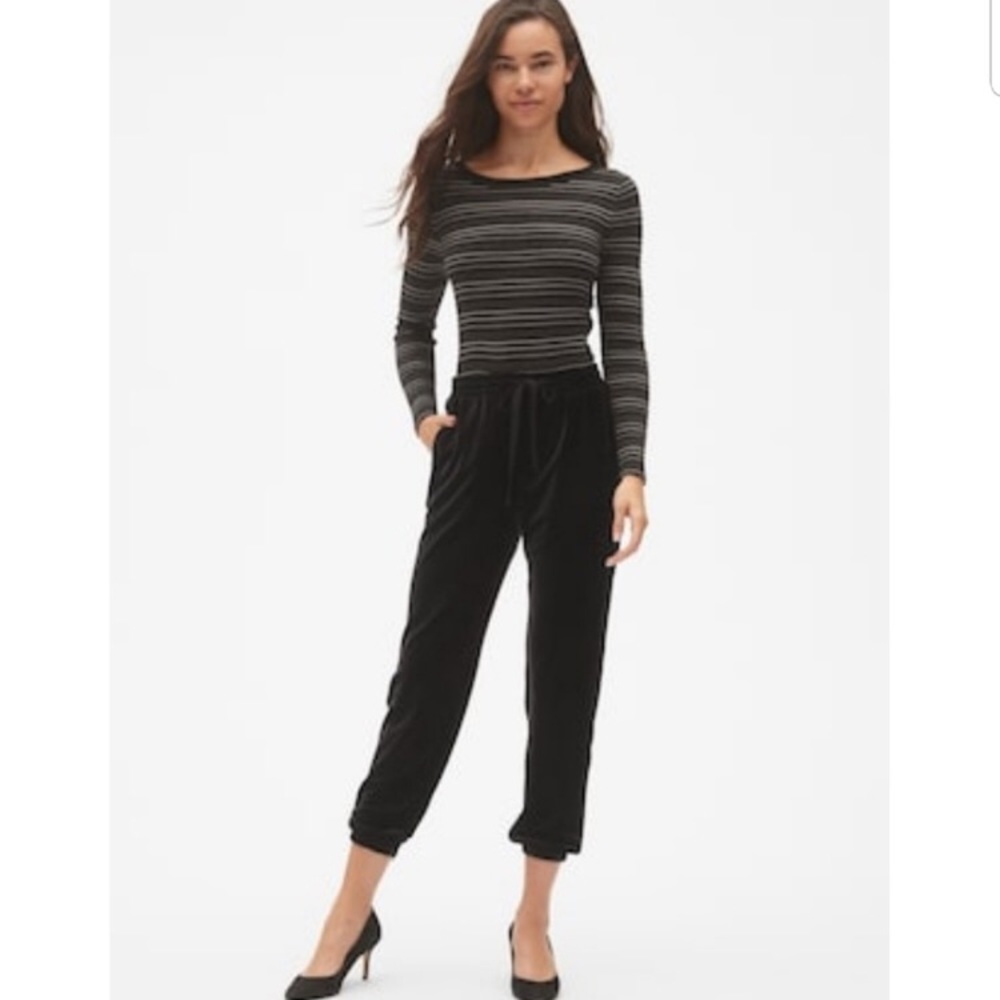 Gap velvet black joggers